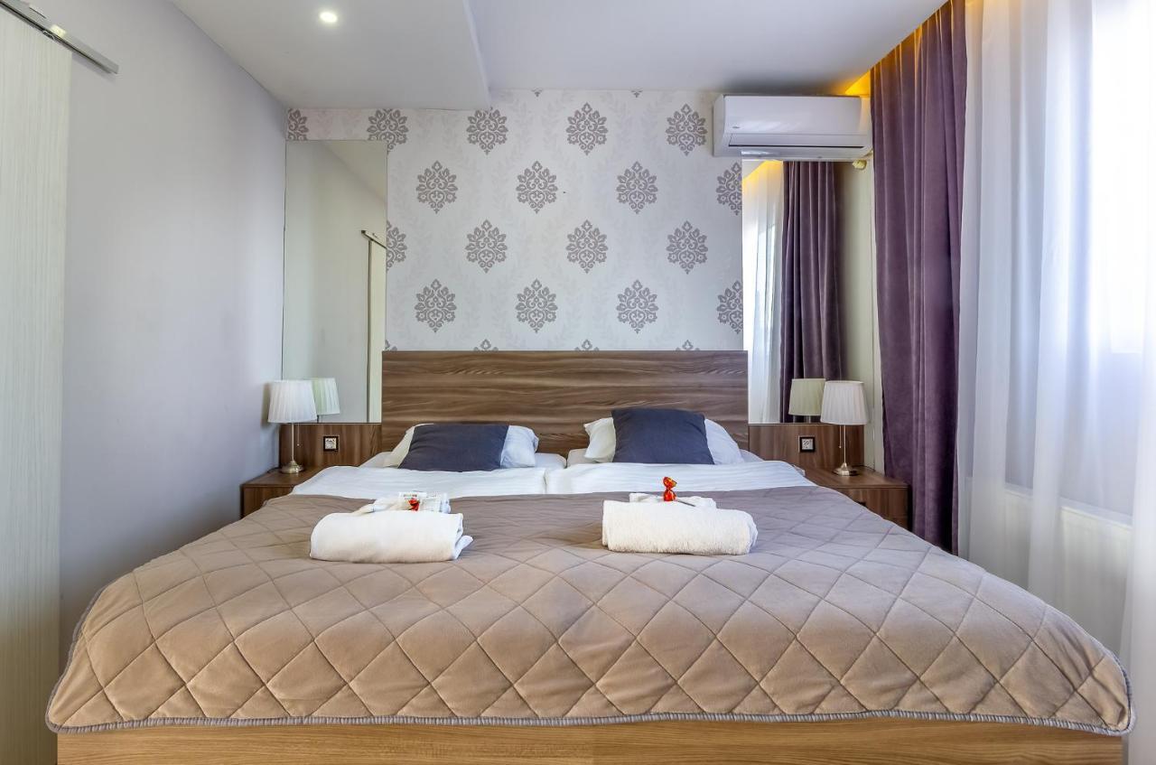 Plaza La - Night And Spa سريمسكا ميتروفيكا المظهر الخارجي الصورة