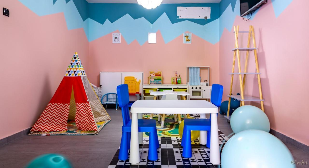 Plaza La - Night And Spa سريمسكا ميتروفيكا المظهر الخارجي الصورة