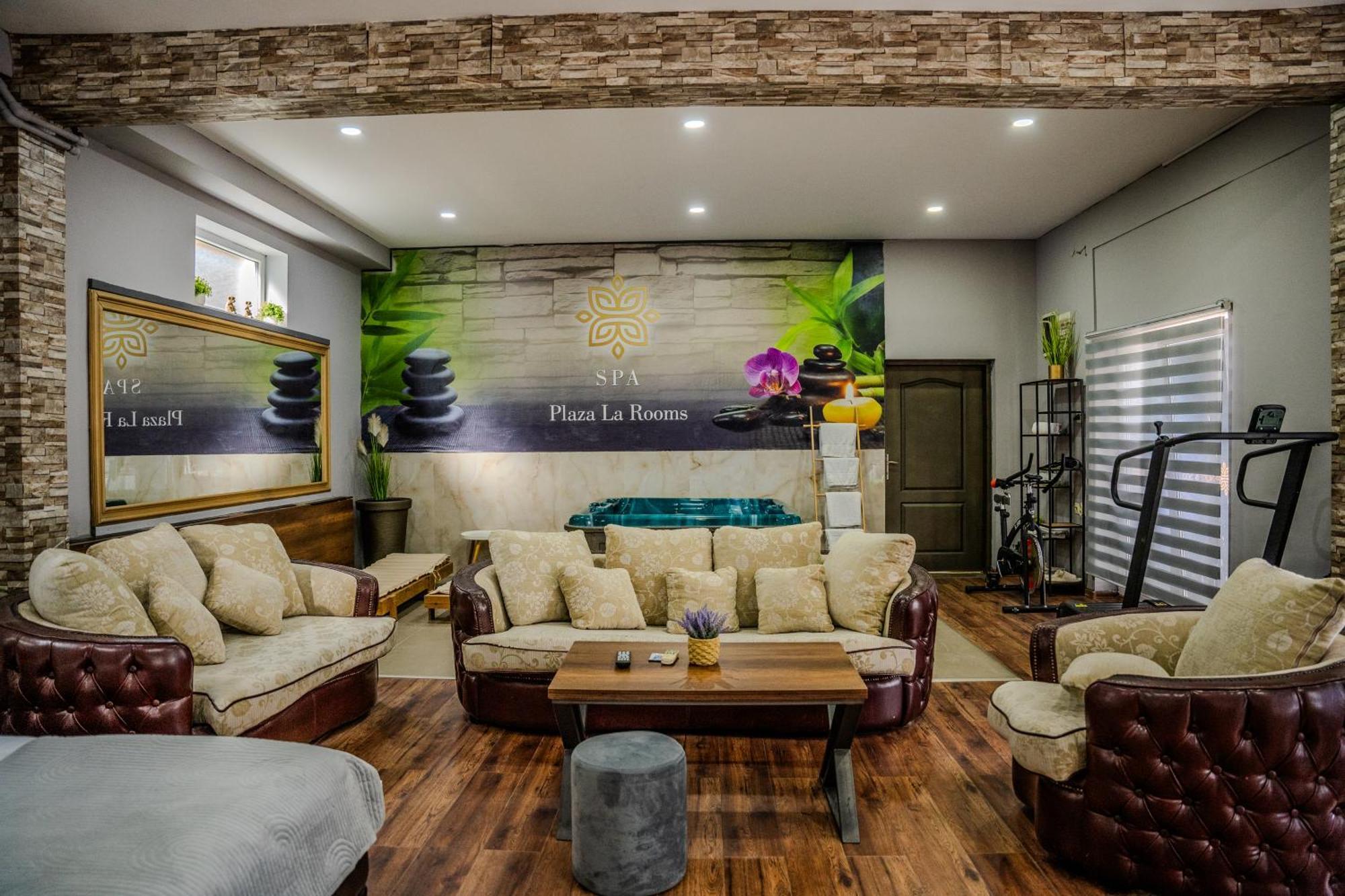 Plaza La - Night And Spa سريمسكا ميتروفيكا المظهر الخارجي الصورة