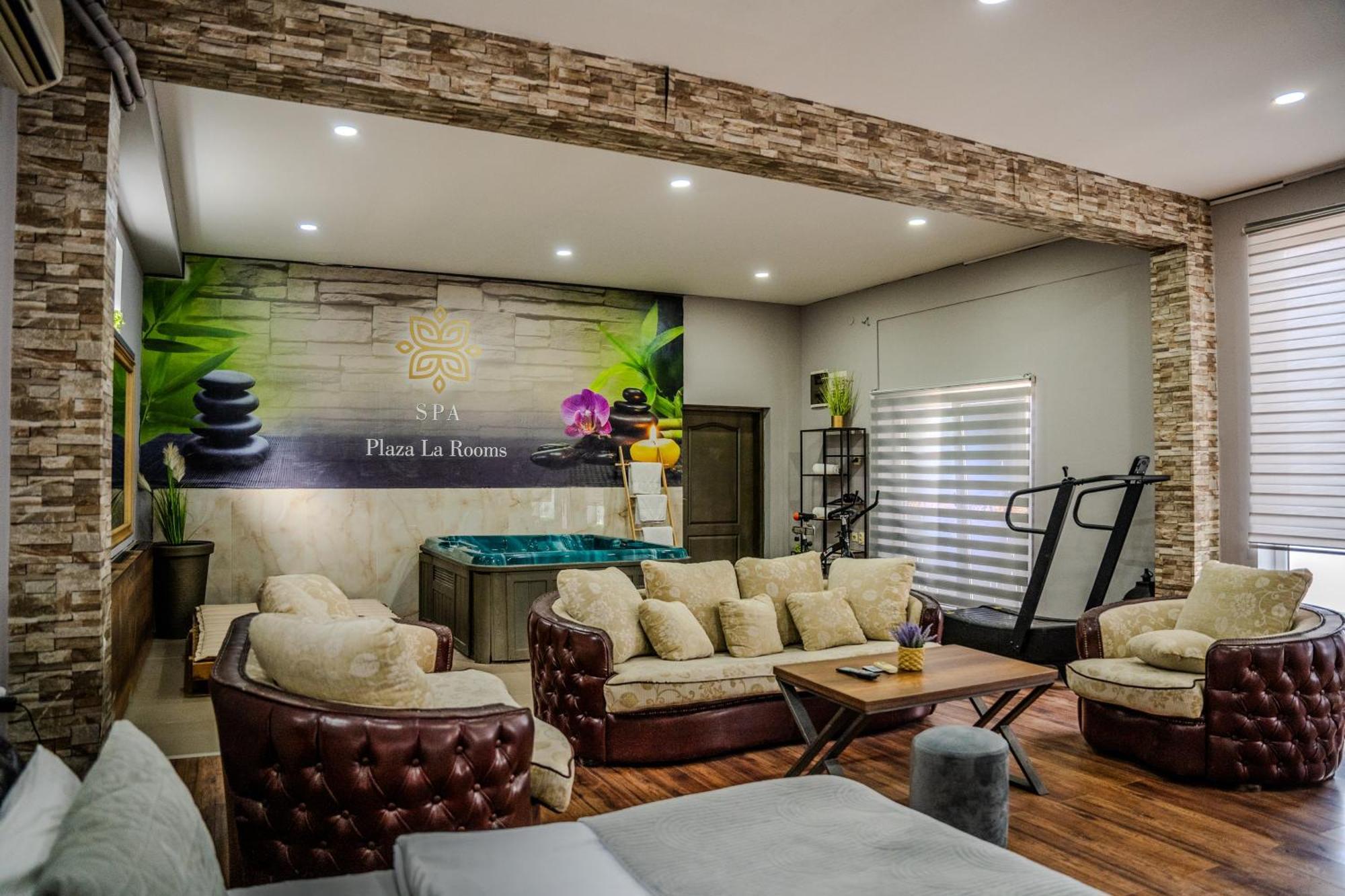 Plaza La - Night And Spa سريمسكا ميتروفيكا المظهر الخارجي الصورة