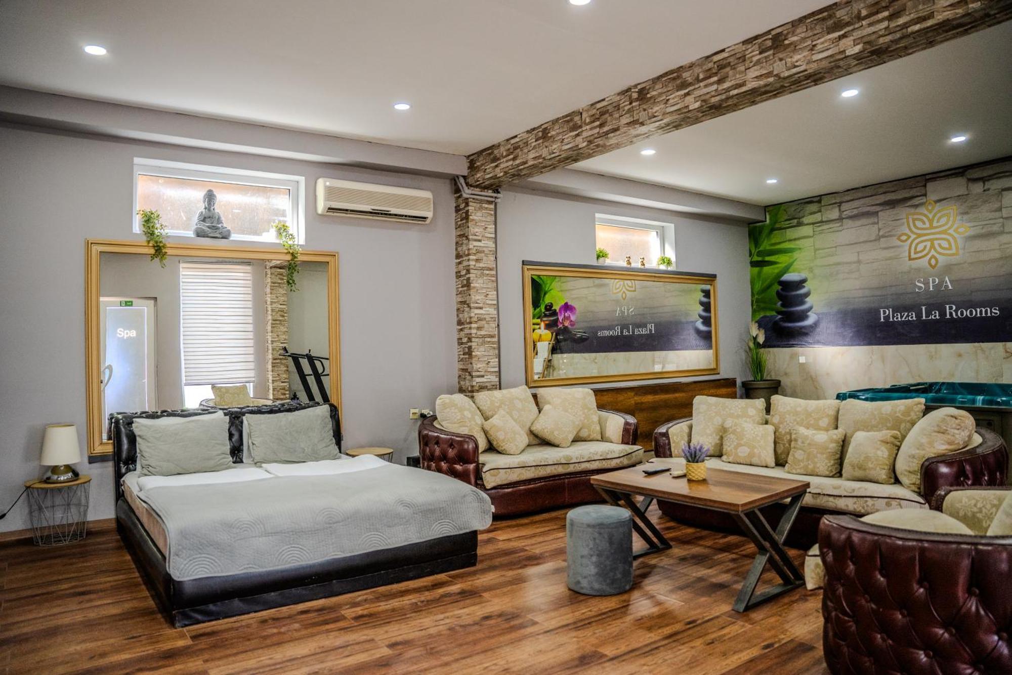 Plaza La - Night And Spa سريمسكا ميتروفيكا المظهر الخارجي الصورة
