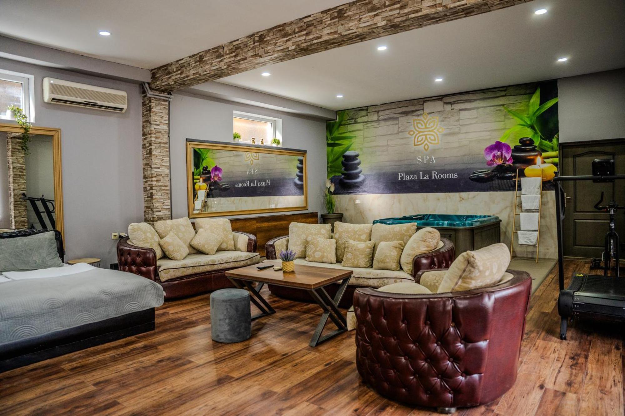Plaza La - Night And Spa سريمسكا ميتروفيكا المظهر الخارجي الصورة