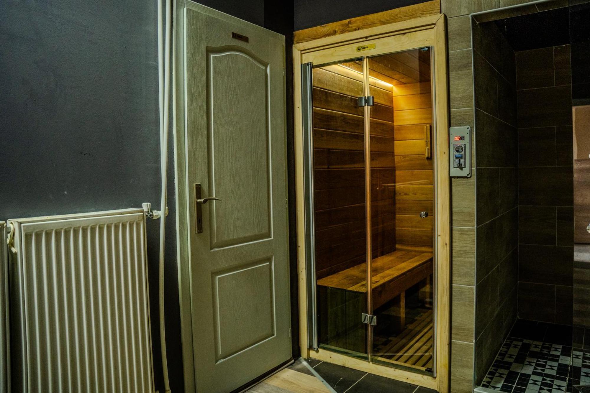 Plaza La - Night And Spa سريمسكا ميتروفيكا المظهر الخارجي الصورة